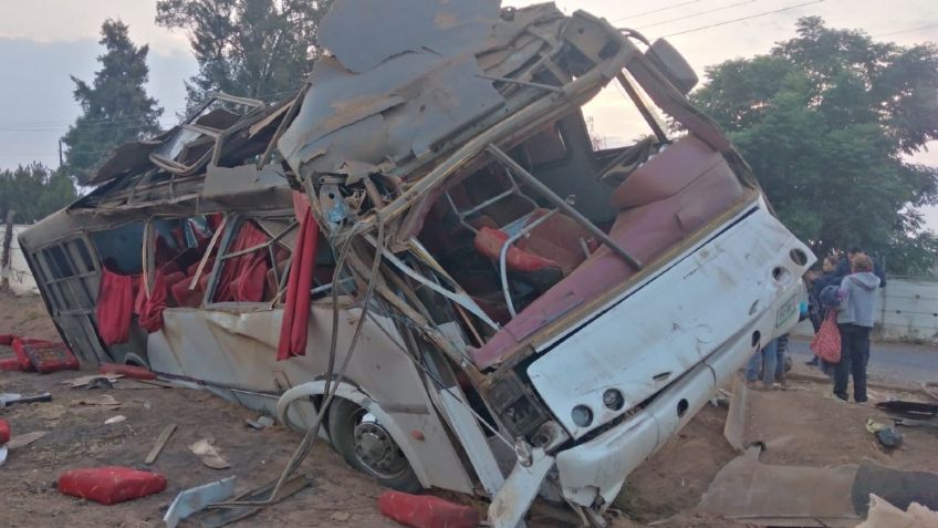 Vuelca camión que transportaba a jornaleros; hay 17 lesionados