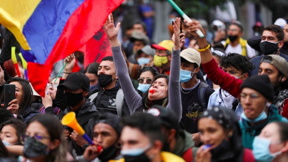 pesar de que las imágenes no son falsas, no corresponden a las protestas de Colombia. FOTO: ESPECIAL