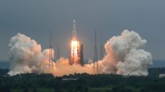 ¡Impresionante! Captan lanzamiento del cohete Atlas V desde la ventana de un avión | VIDEO