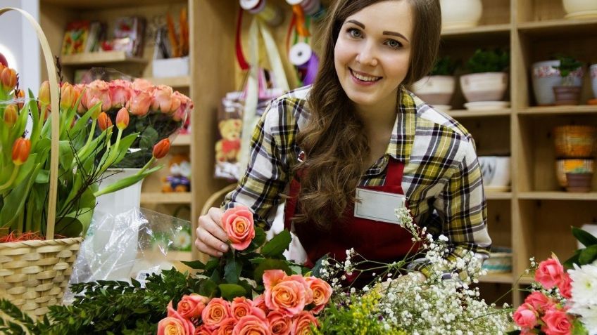 ¿Quieres regalar flores? Te decimos qué significa cada COLOR en las ROSAS