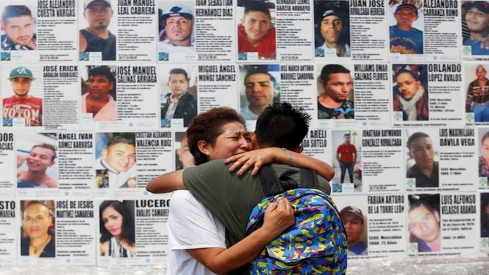 Con rostro y nombres, madres buscan a sus hijos desaparecidos. Foto: EFE