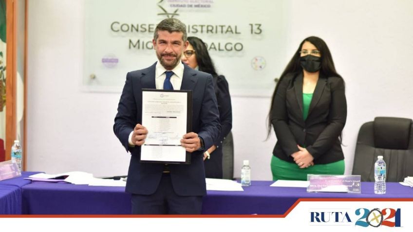 Mauricio Tabe recibe del IECM constancia de alcalde electo en Miguel Hidalgo