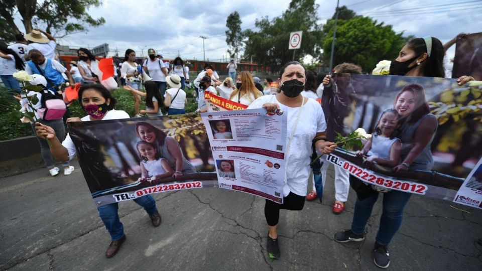 Al grito de “las queremos vivas” los inconformes piden celeridad a la búsqueda. Foto: Leslie Pérez