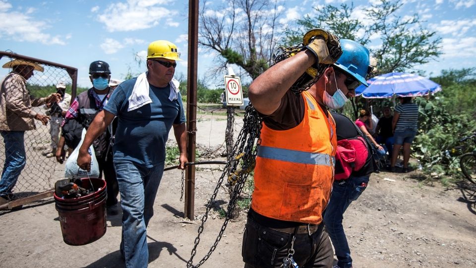 El cuerpo de rescatistas culminó su labor, luego de dos semanas en la mina de Coahuila donde quedaron atrapados los mineros. Foto: EFE