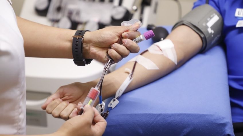 Personas vacunadas y que tuvieron Covid-19 leve pueden donar sangre, asegura IMSS