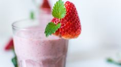 Smoothie para bajar de peso: Estos son los beneficios de esta bebida de fresa