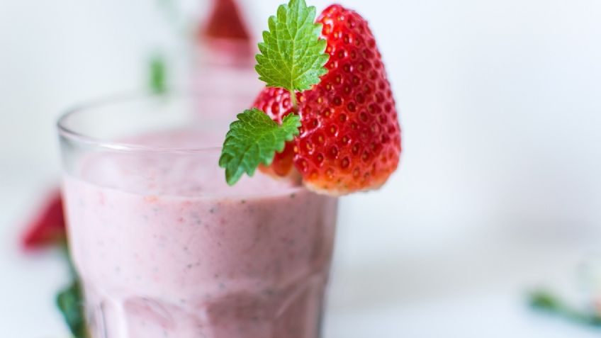 Smoothie para bajar de peso: Estos son los beneficios de esta bebida de fresa