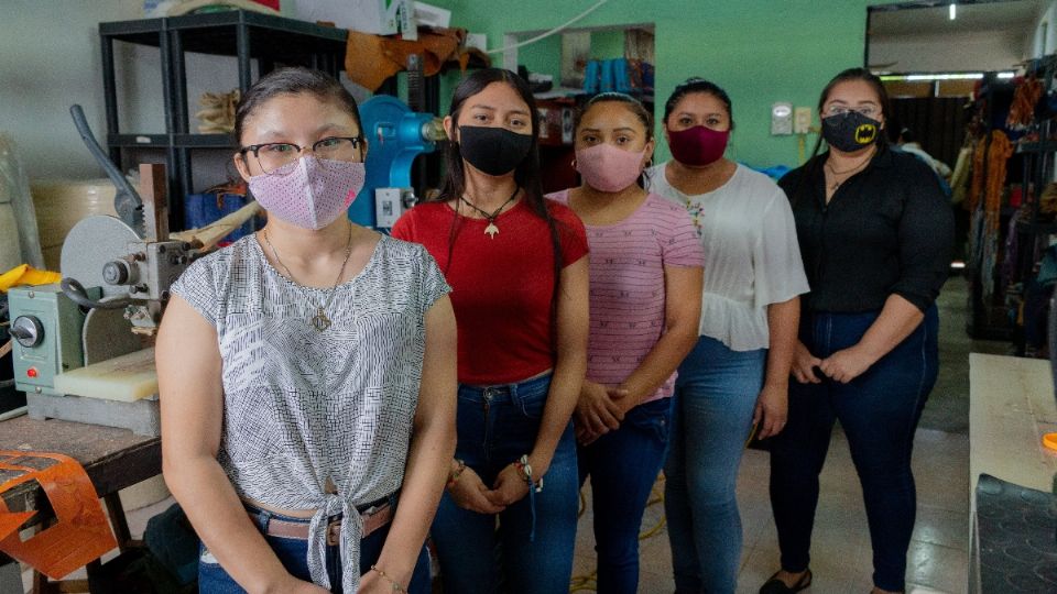 Mujeres integrantes del programa “Jóvenes Construyendo el Futuro”. Foto: Especial