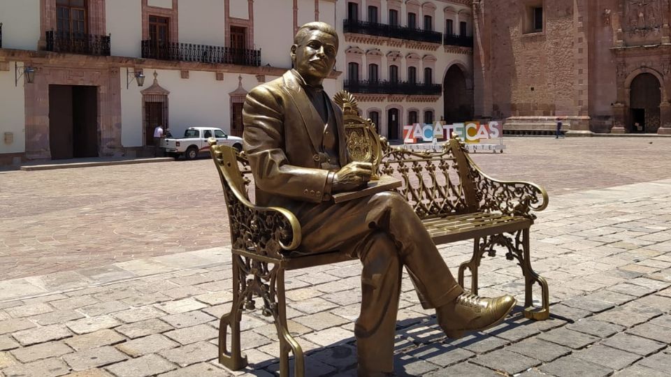 MÁS DE
SU OBRA. Dejó inédito El son del corazón, que se publicó hasta 1932 y el libro de prosa, El minutero, fue editado por sus deudos póstumamente, en 1923. Foto: Ricardo Cortez