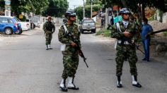 Coche bomba deja 36 heridos en unidad militar de Colombia; Gobierno culpa al ELN