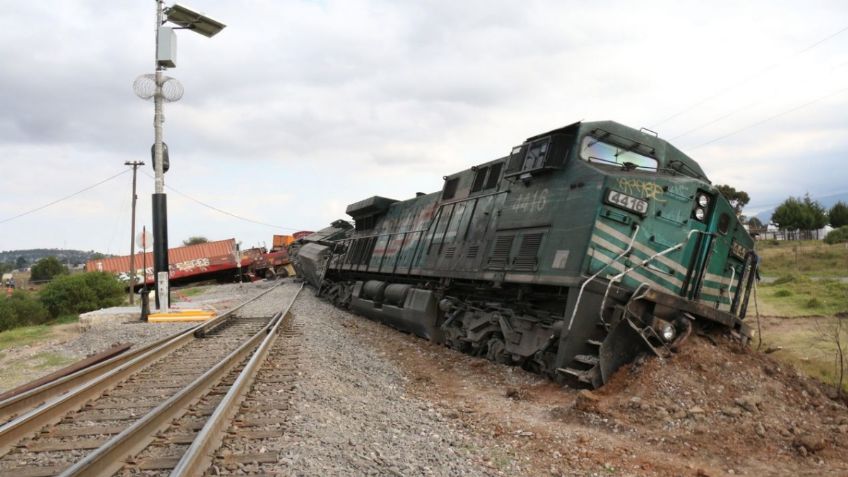 Descarrilan locomotoras y unidades del ferrocarril de carga en Jalisco