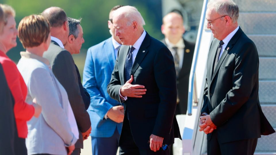 Dan la bienvenida al Presidente de Estados Unidos en el aeropuerto de Cointrin.