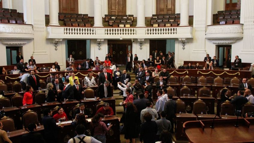 Diputados omiten regularizar figura de diputación migrante