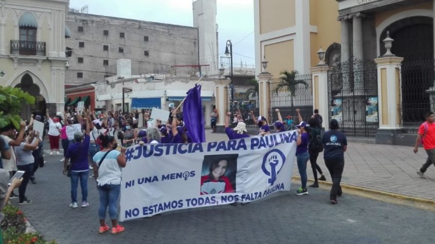 Familiares y colectivos feministas se manifiestan por feminicidio de Paulina