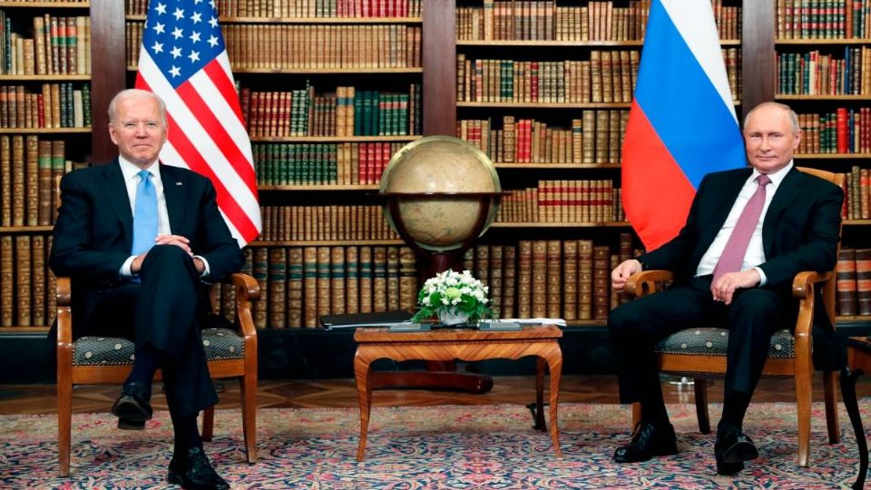 Joe Biden y Vladimir Putin, presidentes de EU y Rusia respectivamente. Foto: AP