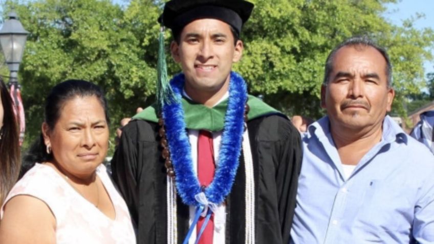 Hijo de migrantes mexicanos se gradúa de la Universidad de Harvard