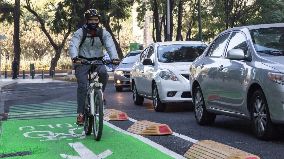 La bicicleta es un medio de transporte conocido por su forma de uso simple, accesible y sostenible. Foto: Cuartoscuro