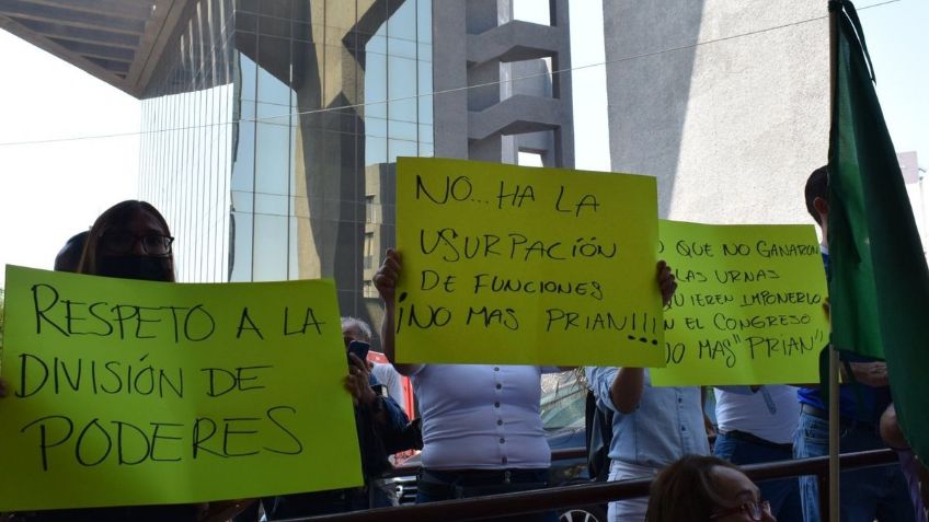 Protesta FRENAA en Congreso de NL por “agandalle” a paraestatales