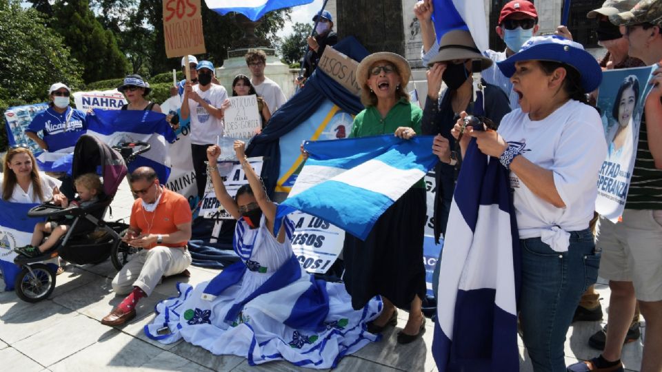 Activistas han realizado varios plantones frente a la sede de la OEA, en Washington