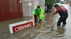 Fuertes lluvias causan inundaciones y dejan bajo el agua a vehículos en Tlalnepantla | VIDEO