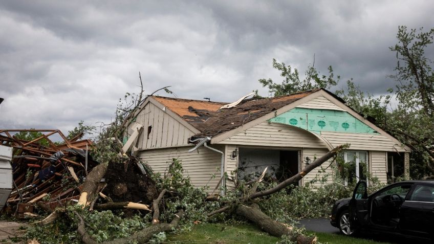 Tornado arrasa suburbios de Chicago: deja 8 heridos y destrucción a su paso: VIDEOS