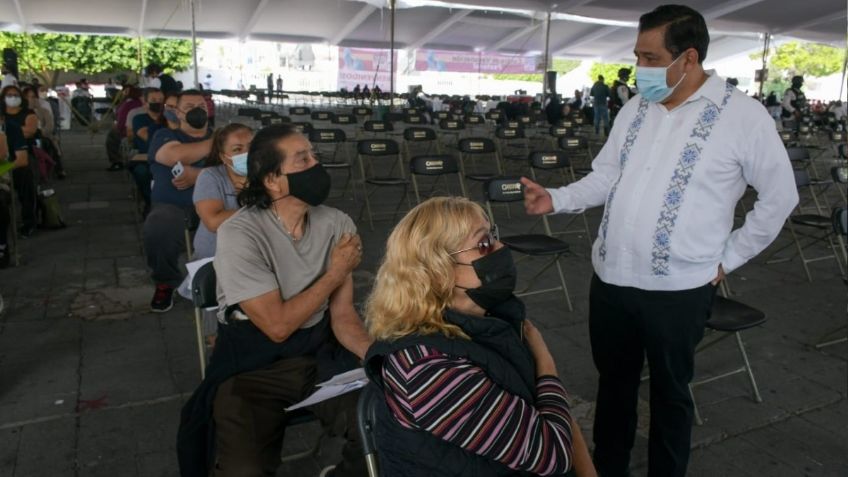 Nezahualcóyotl brinda servicio de traslado a trabajadores de 40 a 49 años para vacunarse