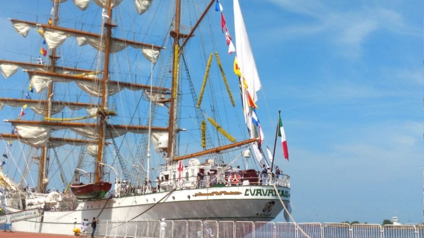 Buque Escuela Velero ARM "Cuauhtémoc" arriba a Puerto Chiapas