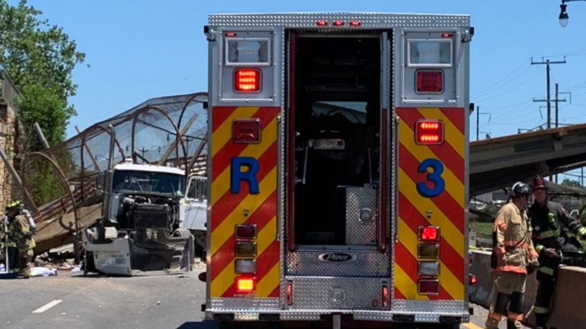 Puente peatonal colapsa en carretera de Estados Unidos y deja 6 heridos