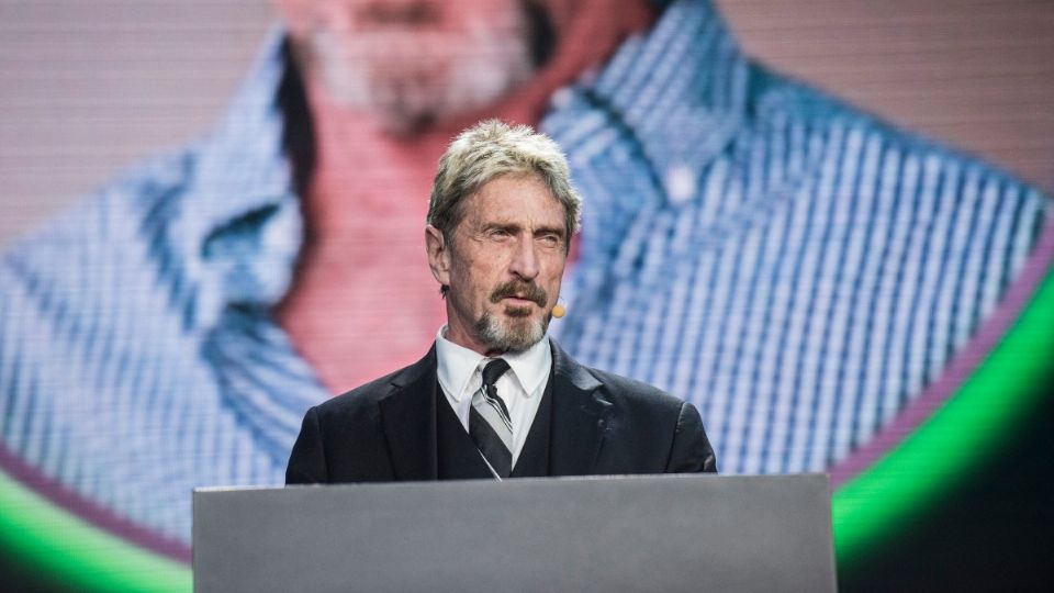 MCAFEE se volvió un gurú de las criptomonedas y tenía un millón de seguidores en Twitter. Foto: AFP