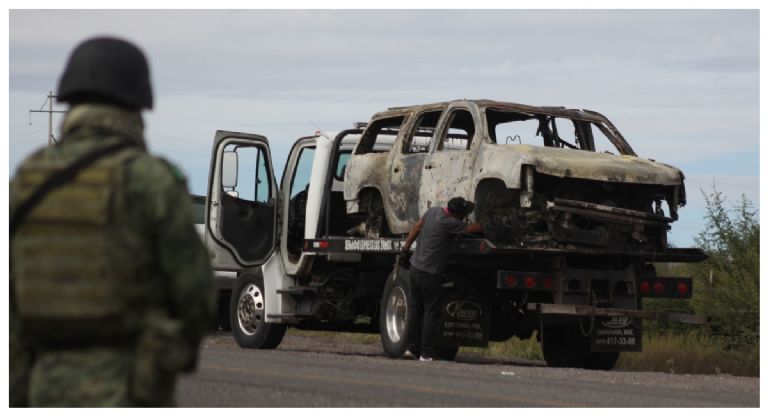 Los autos donde viajaban los Lebaron fueron incendiados