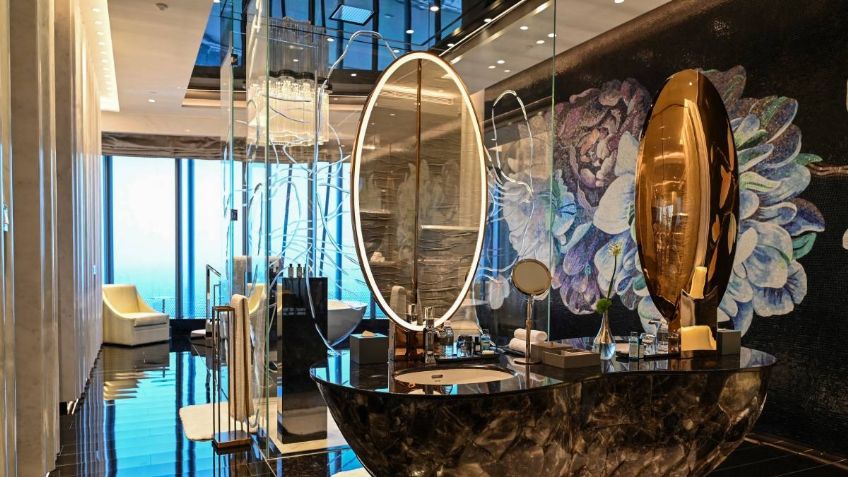 El hotel lujoso más alto del mundo abre sus puertas en Shanghái y así luce: FOTOS