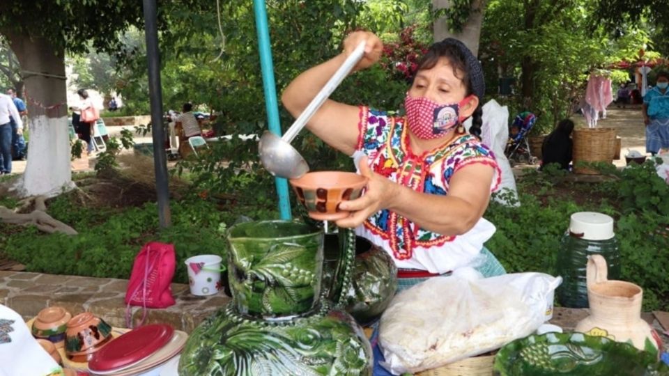 RIQUEZA. Artesanías y gastronomía son parte del atractivo que tiene la entidad. Foto: Especial