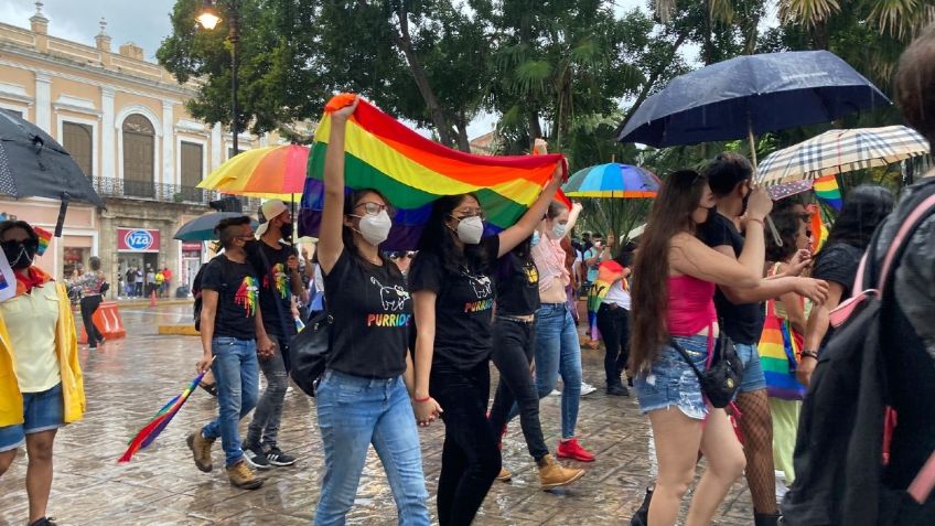 Lluvia no detuvo la marcha de la diversidad sexual en Mérida