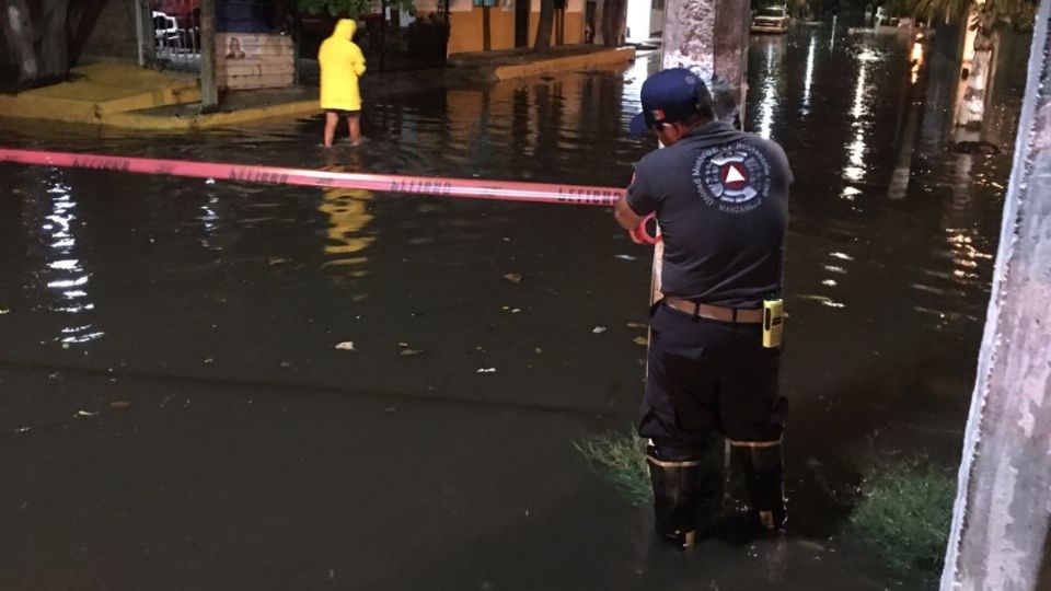 El paso del huracán 'Enrique' ha provocado lluvias intensas en Colima. Foto: Especial