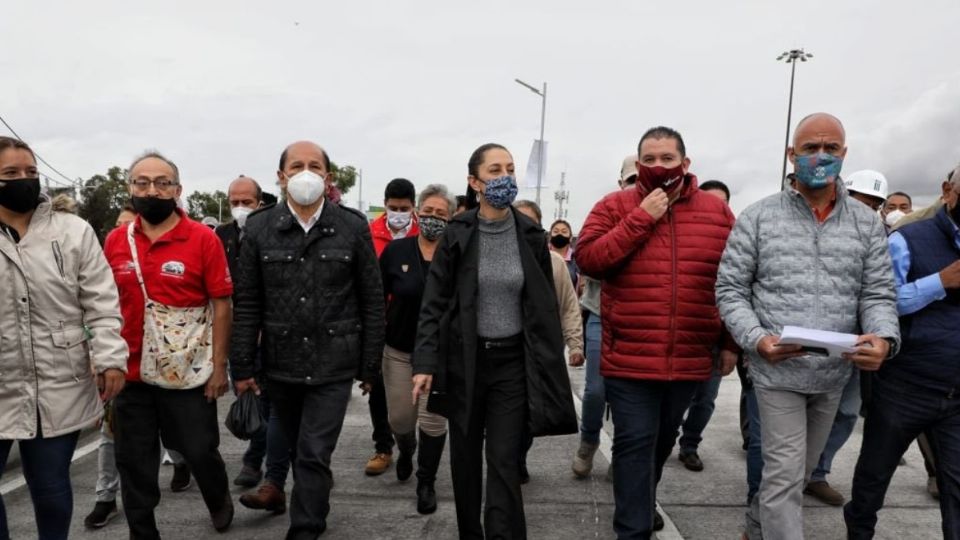 EL ORIENTE. Sheinbaum inauguró la alternativa vial en compañía de Armando Quintero, Andrés Lajous y Julio Esteva, entre otros, 
