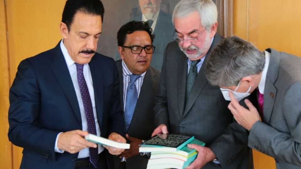 El rector Graue se congratuló de la alianza y aseguró que Fayad es el gobernador que más apoya la ciencia en México. Foto: Especial