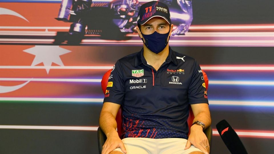 Sergio Pérez en la conferencia del Gran Premio de Azerbaiyán 2021. Foto: EFE