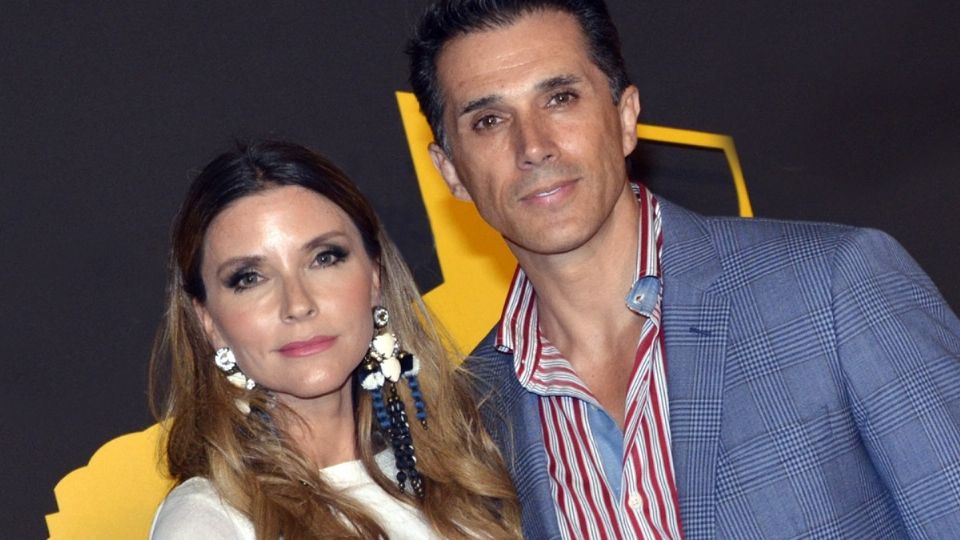 Sergio Mayer aseguró que tiene una buena relación con su esposa Issabela Camil. Foto: Especial