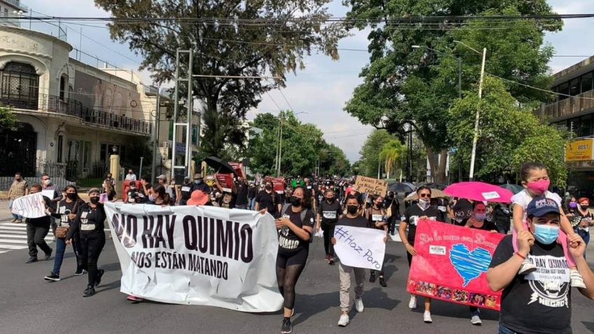 Marchan en Jalisco para pedir que se compren medicamentos oncológicos 