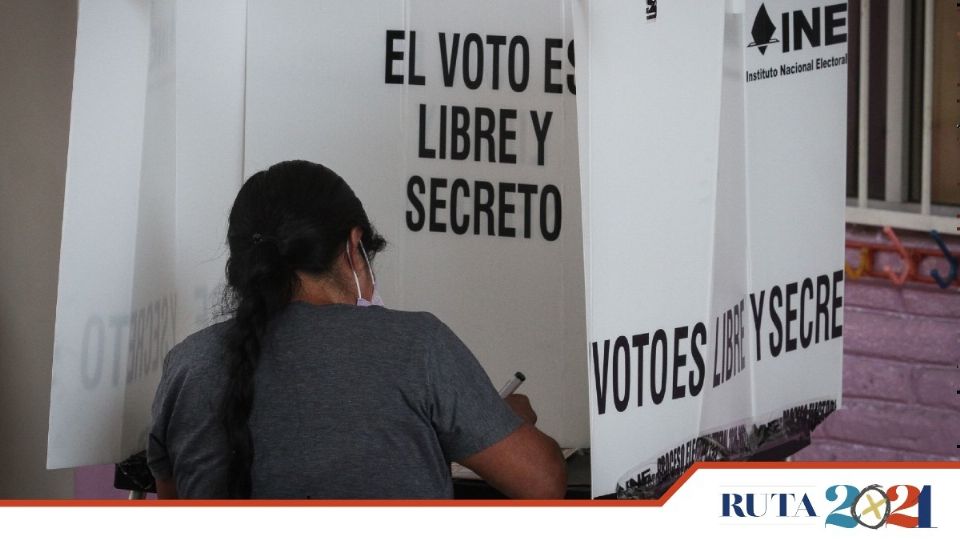 REPORTAN SALDO BLANCO. Durante la jornada, el
Instituto Electoral de la Ciudad de México reportó 21 incidencias. Foto: Cuartoscuro