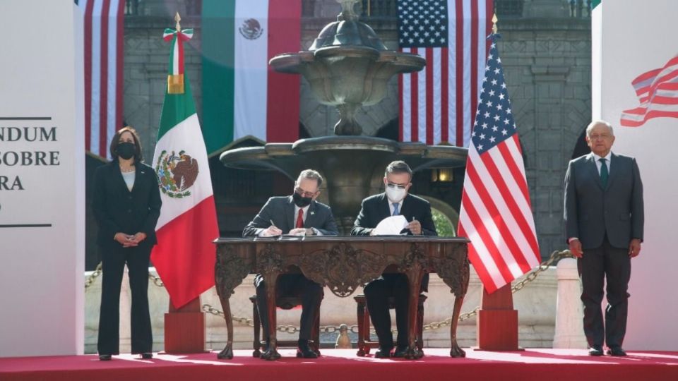 El canciller mexicano calificó como “exitoso” el encuentro AMLO-Harris. FOTO: @SRE_mx