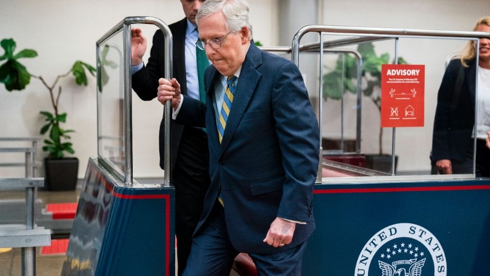 EN LA SEDE ATACADA. El líder de la mayoría del Senado,
Mitch McConnel. Foto: AP