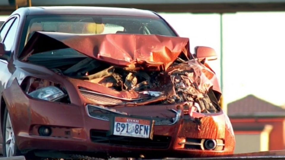 Así quedó el carro después del accidente. Foto: KUTV