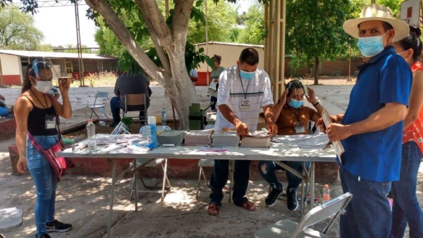 Urnas, por aire en Michoacán