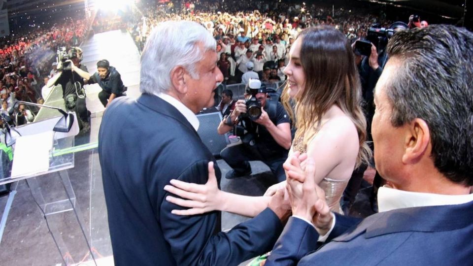 En el Estadio Azteca, Belinda hizo vibrar a los simpatizantes de AMLO (Foto: Cuartoscuro)