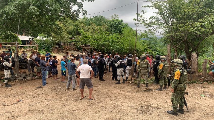 Dan seguridad a desplazados de sus hogares en Guerrero