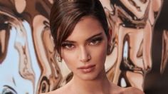 ¡Hermosa! Kendall Jenner sorprende con nuevo look y ajustado outfit en transparencias