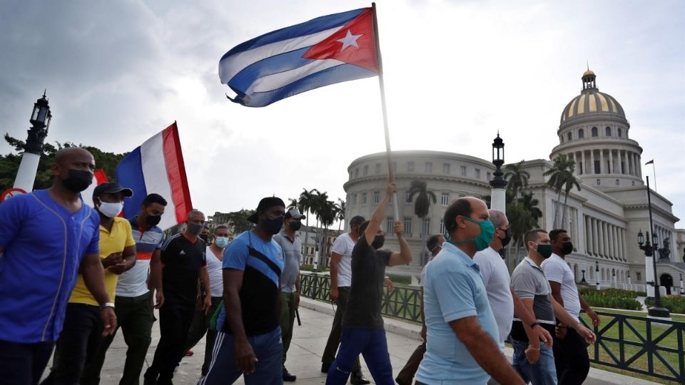 Las protestas iniciaron el pasado domingo 11 de julio en al menos 40 puntos de la isla. FOTO: EFE