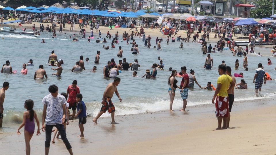 Miles de turistas se han trasladado a la zona. Foto: Cuartoscuro