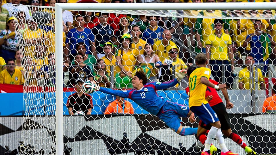 Memo Ochoa celebra su cumpleaños 36 Foto: Mexsport